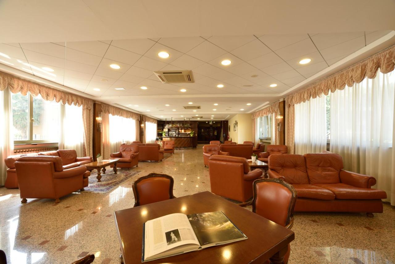 Hotel Bergamo Mare San Bartolomeo Al Mare Exterior foto