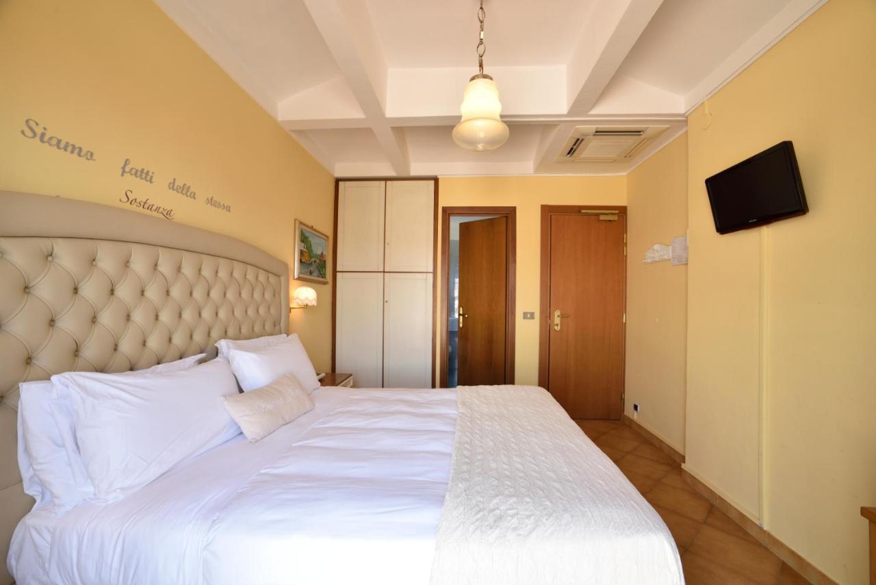 Hotel Bergamo Mare San Bartolomeo Al Mare Exterior foto